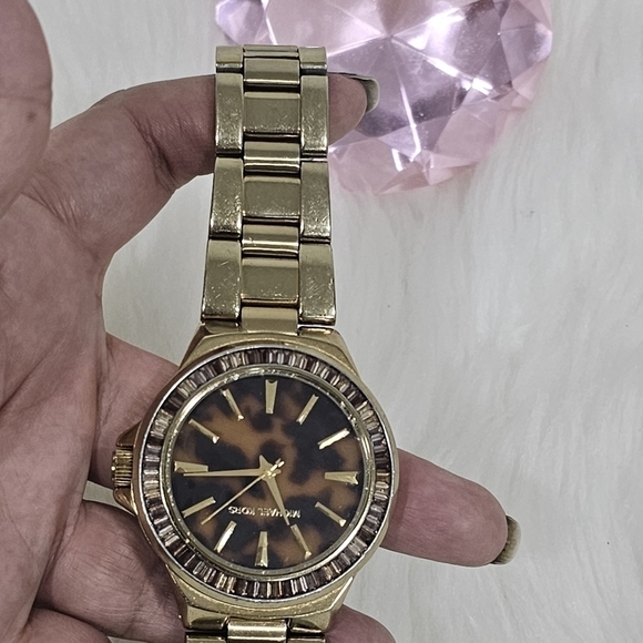Michael kors women watch brown and gold color MK5723 main image 9